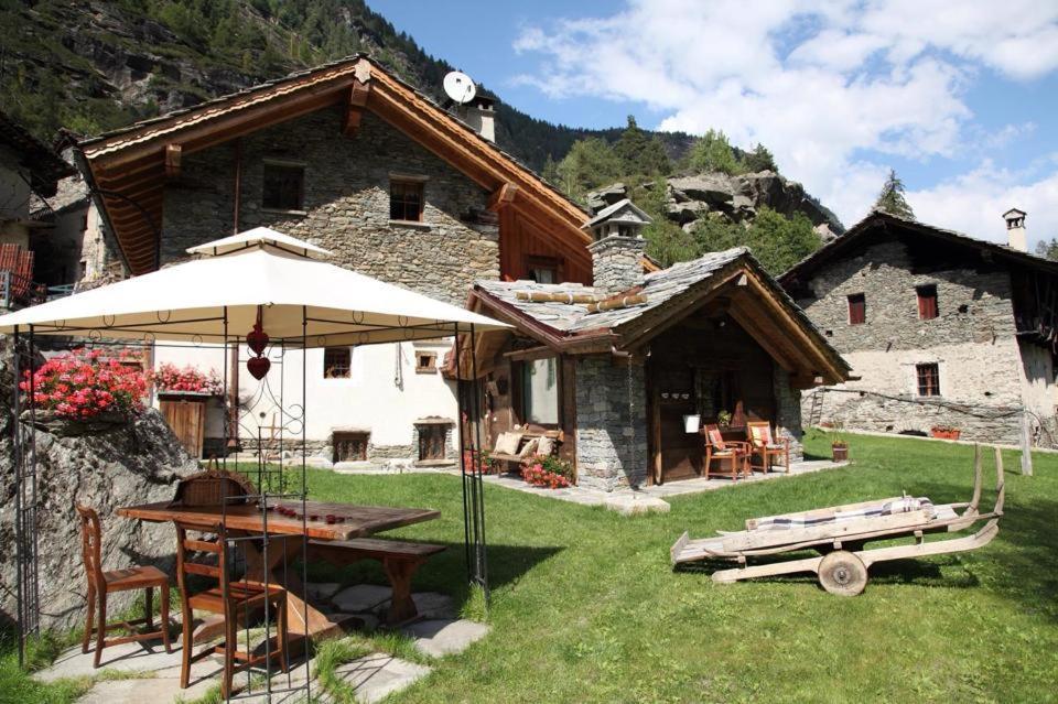 B&B Lo Djoua De Toueno Arvier Buitenkant foto
